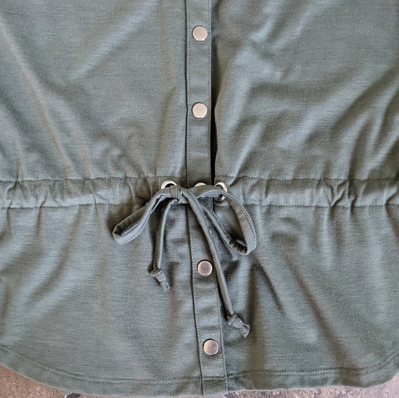Cleo Petites cargo style drawstring t-shirt top size S Army Green. - Picture 8 of 12